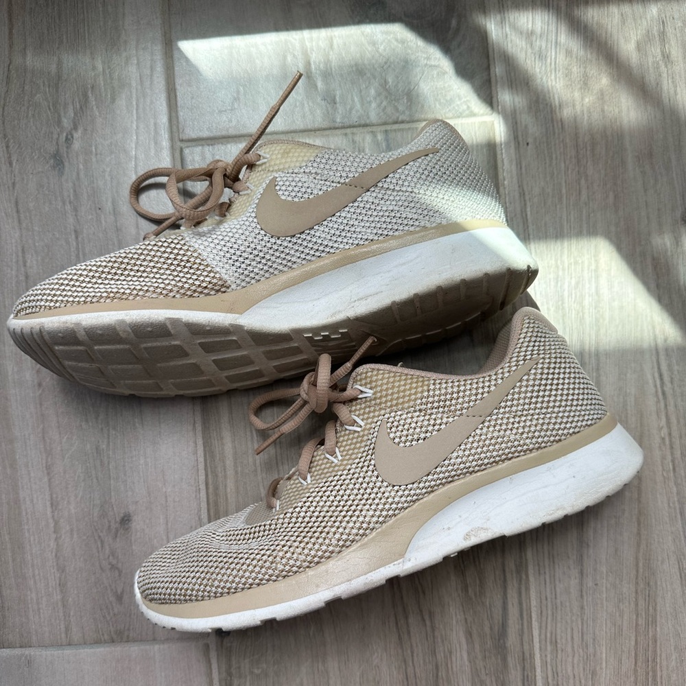 Nike Women’s Tan Lightweight Mesh Running Sneakers